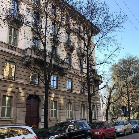 公寓 Casa Alberto Da Giussano, Elegante Bilocale In Centro Con Balcone Sul Parco 米兰