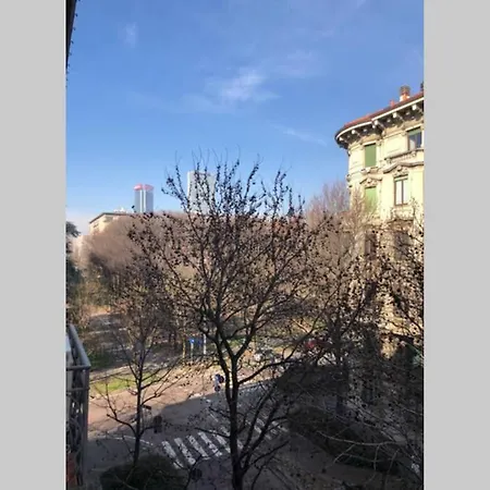 公寓 Casa Alberto Da Giussano, Elegante Bilocale In Centro Con Balcone Sul Parco *