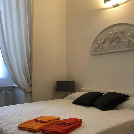 公寓 Casa Alberto Da Giussano, Elegante Bilocale In Centro Con Balcone Sul Parco