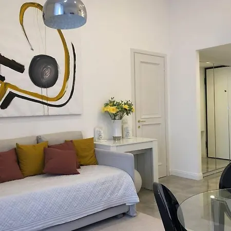 Casa Alberto Da Giussano, Elegante Bilocale In Centro Con Balcone Sul Parco 公寓